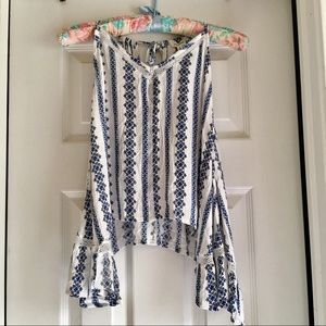 Adorable En Creme shark 🦈 bite top! 😉  SALE!!